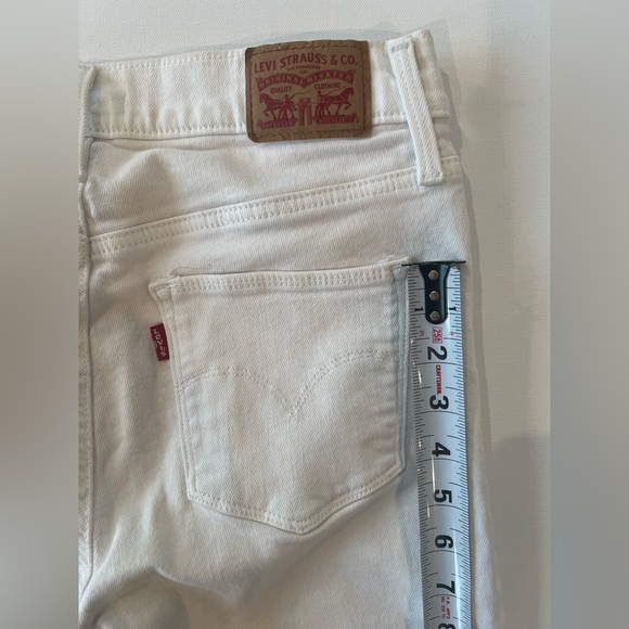 Levi's Slimming Skinny Women's Size 29 White Denim - Picture 11 of 13